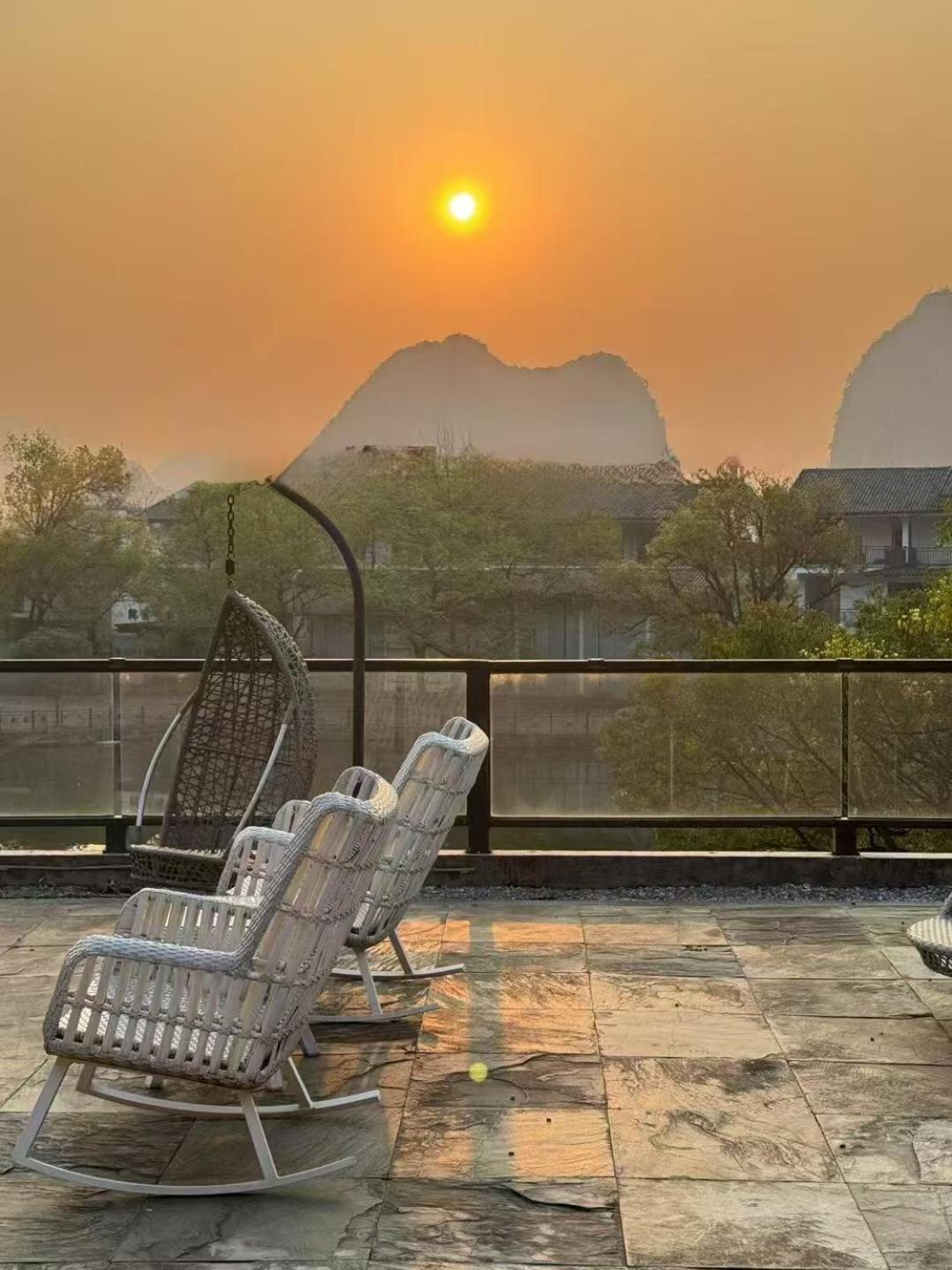 Guilin Heshe Lakeside Resort-Free Pick Up Service Stay Two Nights المظهر الخارجي الصورة