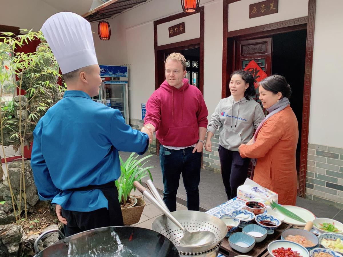 Guilin Heshe Lakeside Resort-Free Pick Up Service Stay Two Nights المظهر الخارجي الصورة